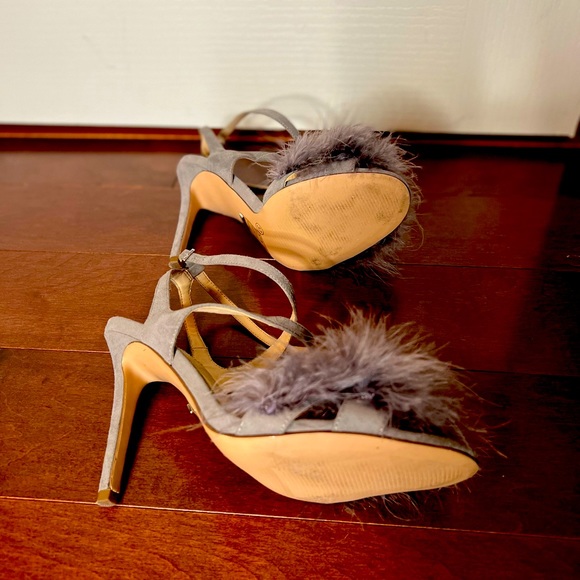TOPSHOP Reine Feathered Grey Sandal Size 37 - Picture 3 of 5